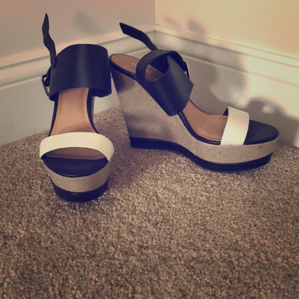 Report wedge sandals